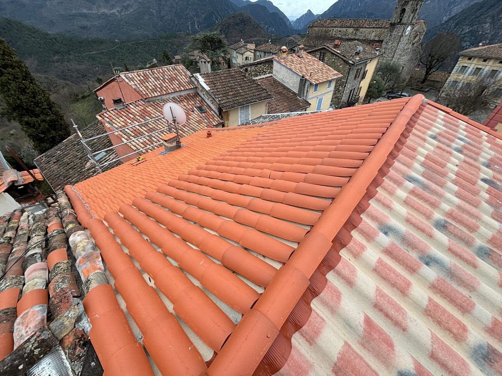 Toiture réalisée par un couvreur à Annecy